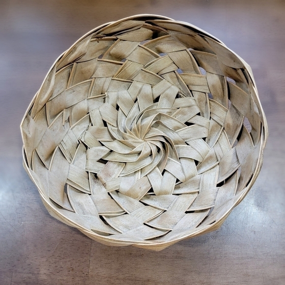 Hand Made Palm Frond Basket Hawaii boho basket wall accent decor - Picture 3 of 13